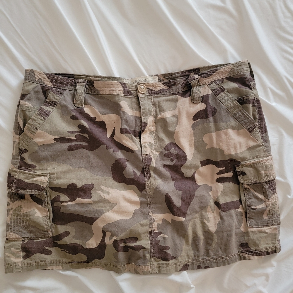 Camo skort
